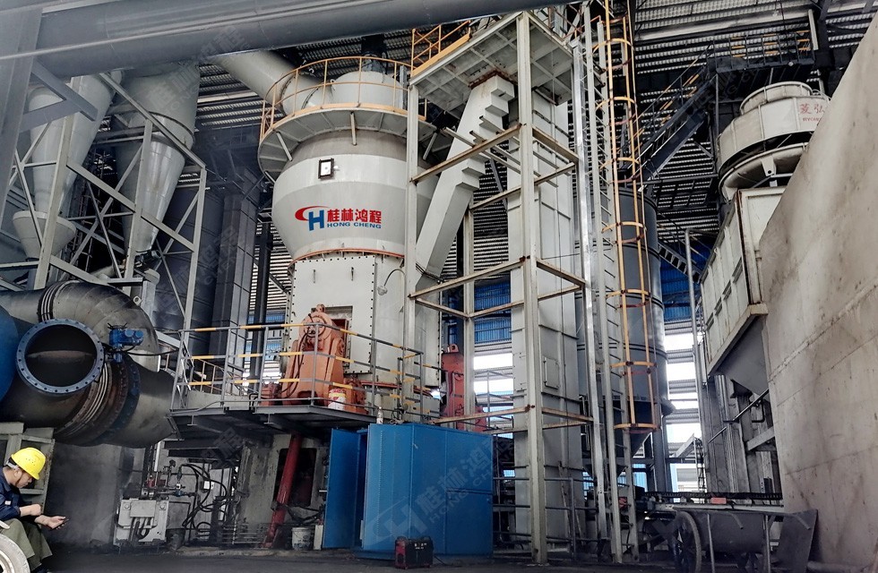 锰矿石生产线立式磨HLM2000广西钦州客户进行量产