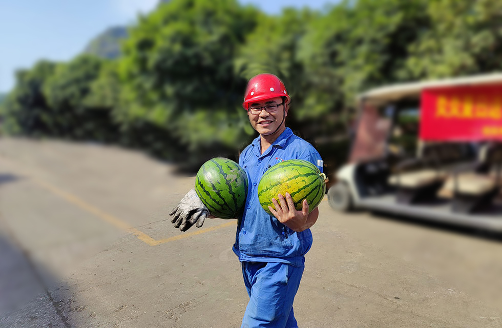 夏日送清凉，温情暖人心！bob官方体育
工会开展“夏日送清凉”慰问活动