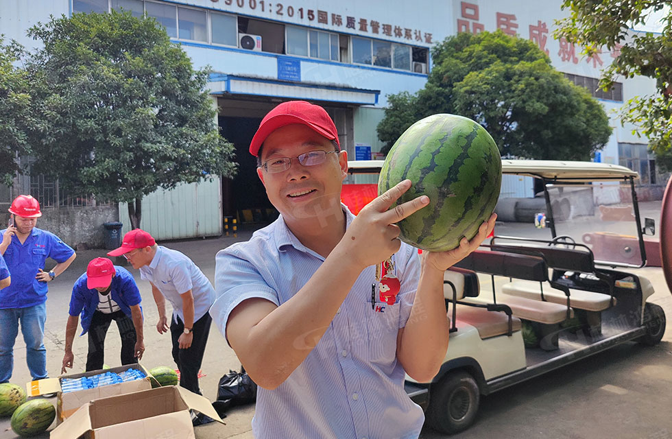 夏日送清凉，温情暖人心！bob官方体育
工会开展“夏日送清凉”慰问活动