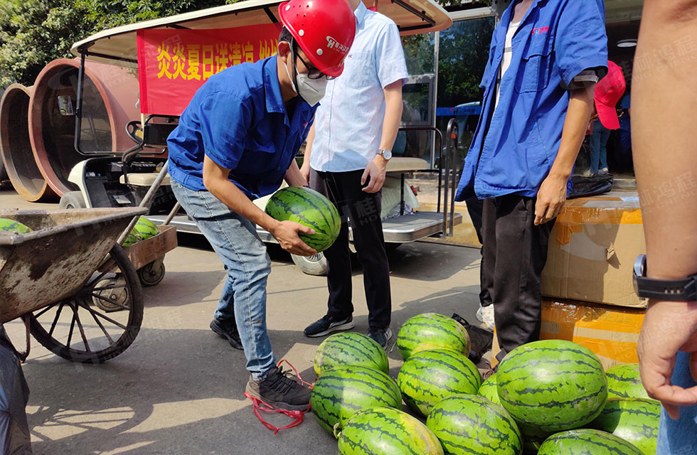 夏日送清凉，温情暖人心！bob官方体育
工会开展“夏日送清凉”慰问活动